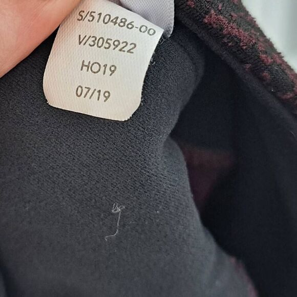 Athleta Elation Glades 7/8 Tight Leggings in Red Black size Small - Picture 10 of 10